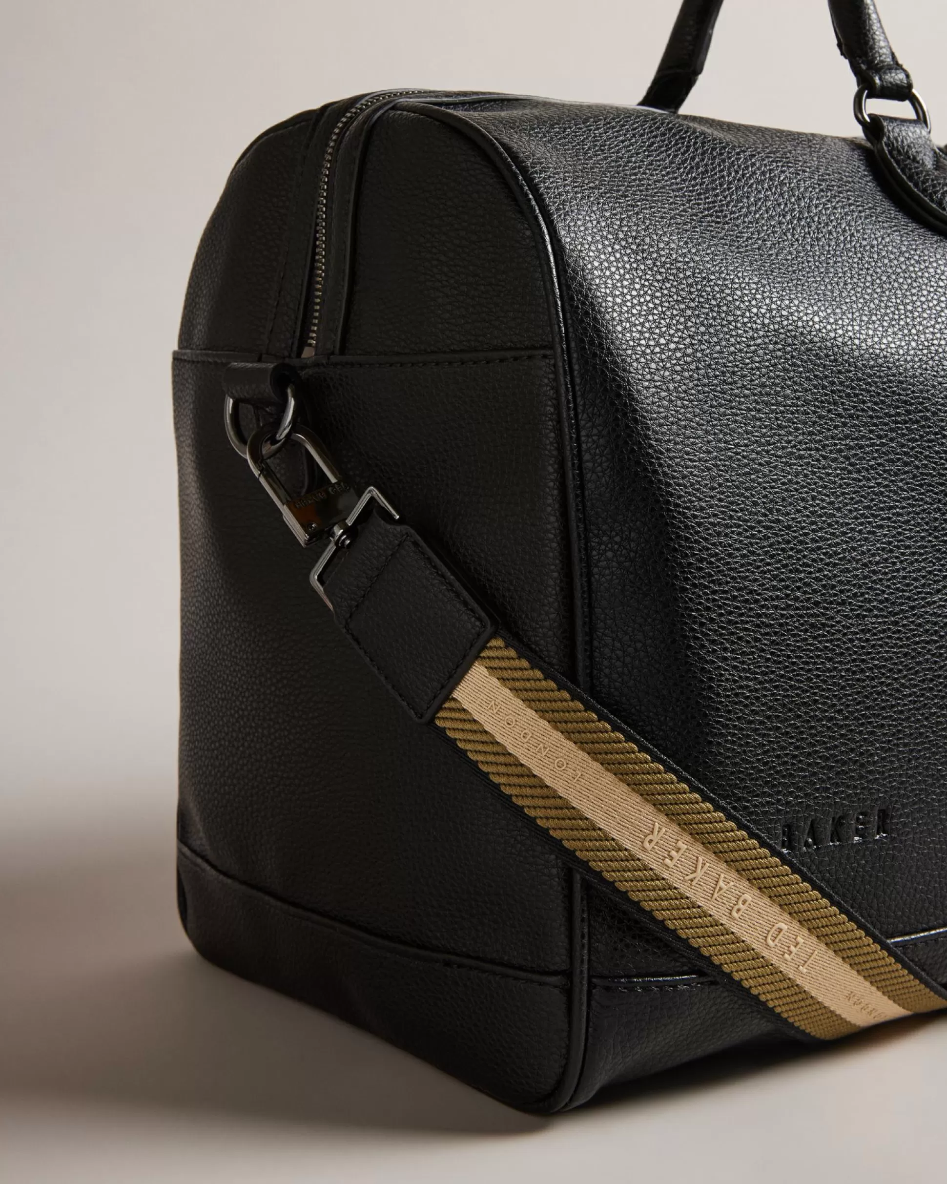 Cross Body Bags | Holdalls & Weekend Bags^Ted Baker Kalvin Black