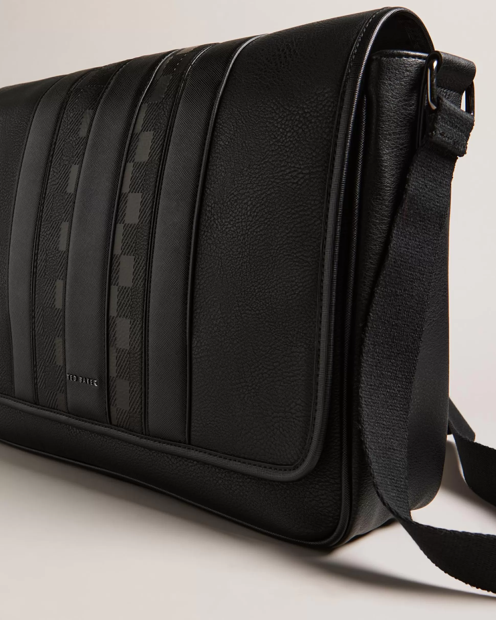 Cross Body Bags | Satchels^Ted Baker Wayvon Black